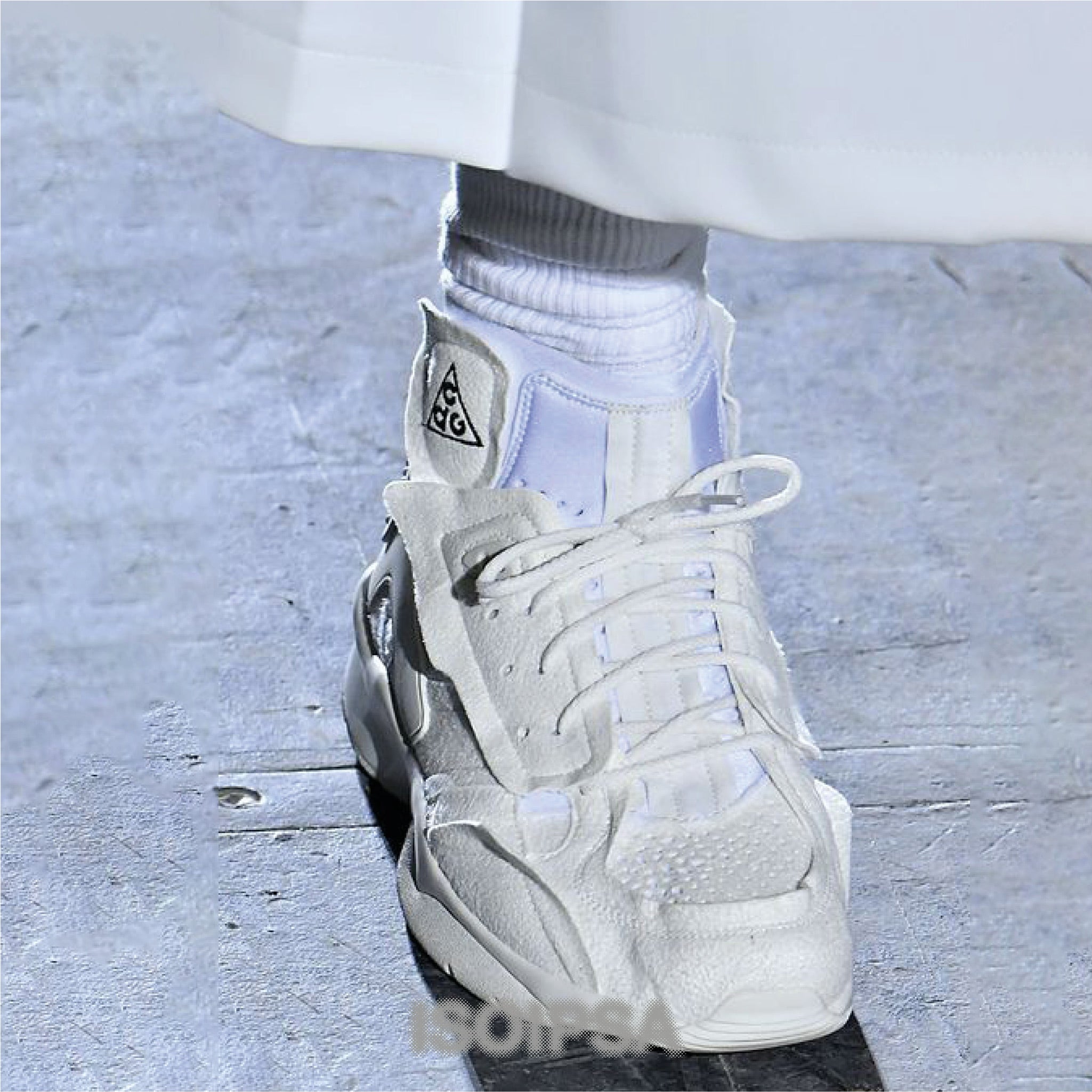 comme des garcons x nike acg mowabb