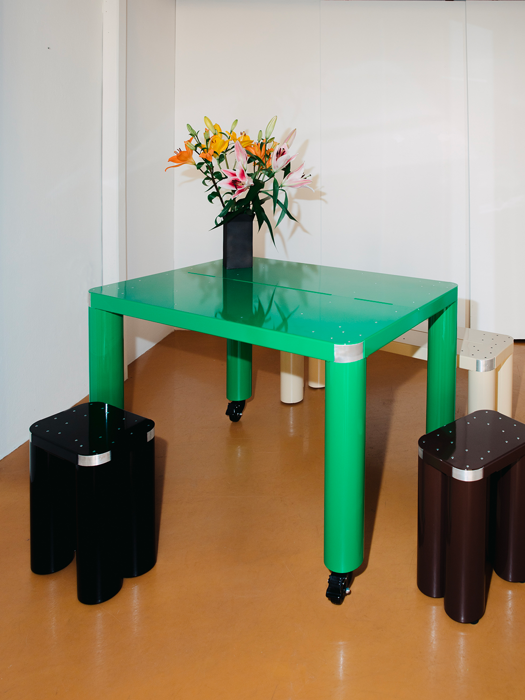 iso100 table + iso300 stools + iso200 bench